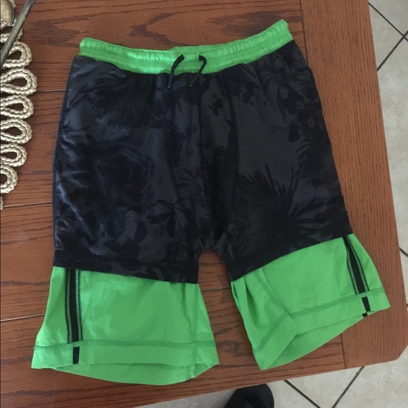 Mens Lululemon shorts green small​ - Picture 4 of 8